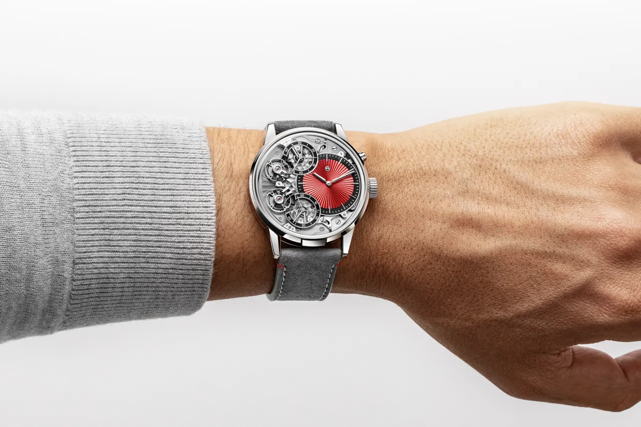 Armin Strom Mirrored Force Resonance Red showing twin seconds displays and anthracite bridges