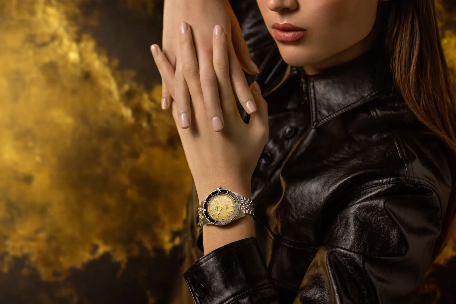 Rado Captain Cook Shimmering Intensity on black rubber strap with polished black high-tech ceramic bezel insert