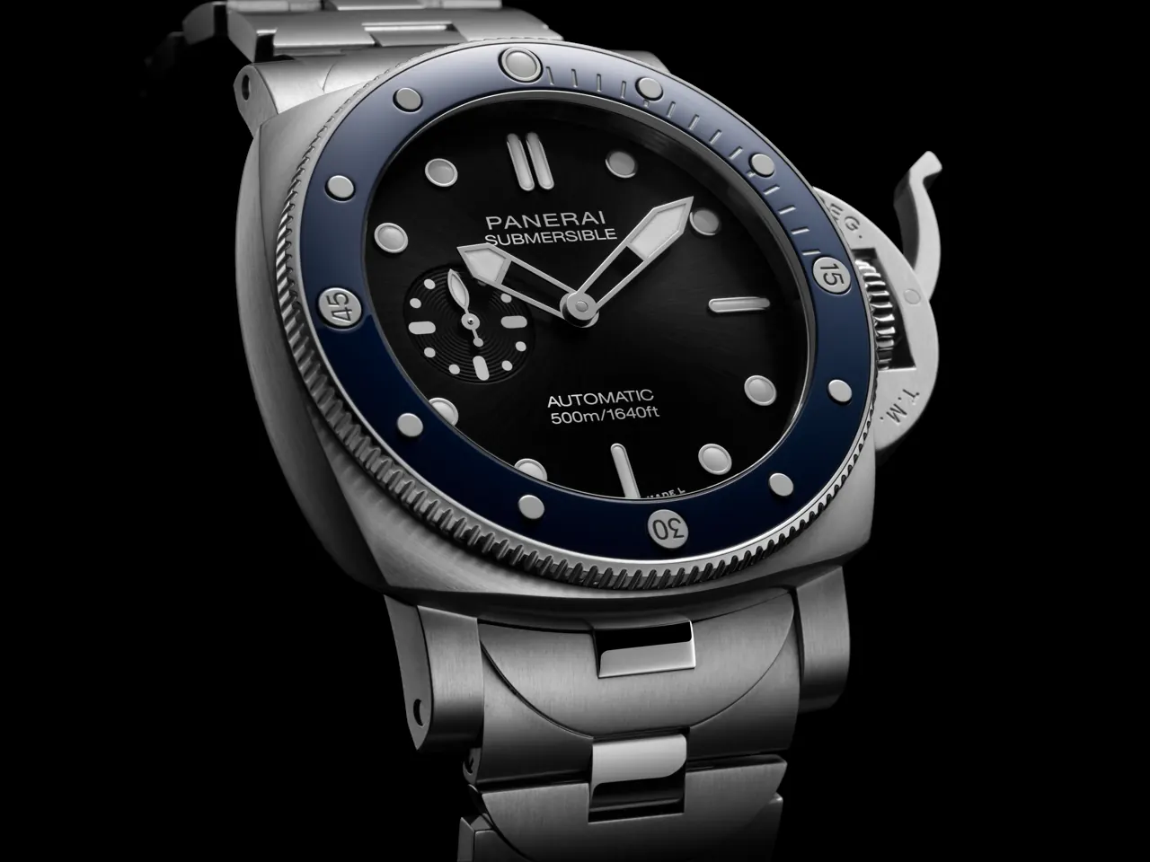 Panerai Submersible PAM01756 steel bracelet with Quick Length Adjustment feature and alternating polished and brushed links