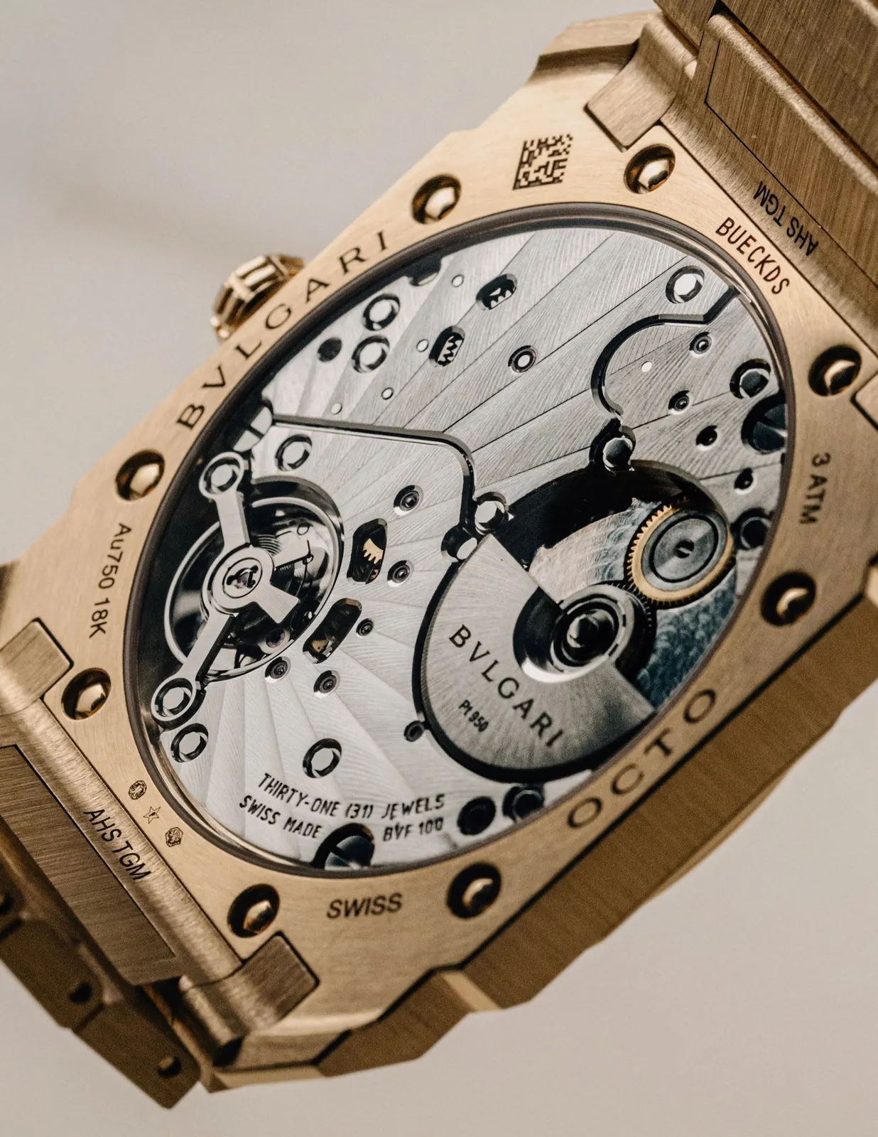 Bulgari Octo Finissimo 37 in 18-karat yellow gold on integrated bracelet