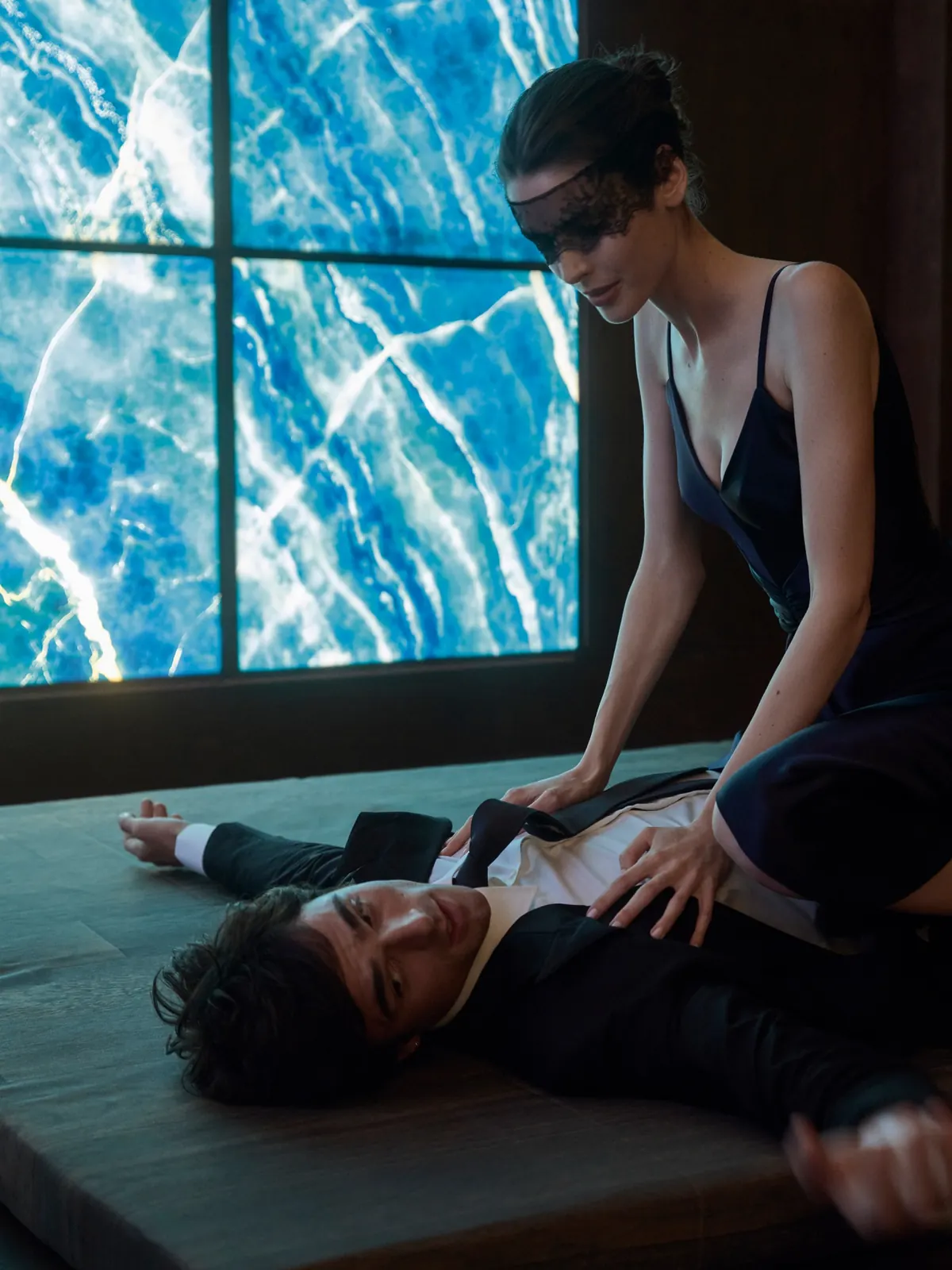 Alfonso Cuarón directing Jacob Elordi and Libby Taverner in The Chase for Chanel Fragrance