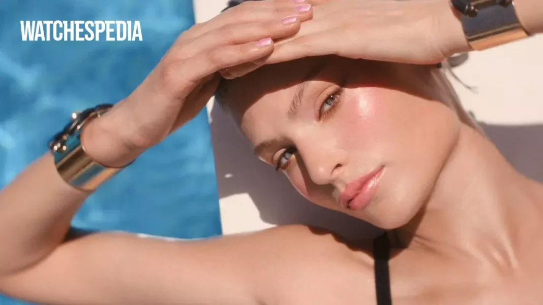 CHANEL - Dive into summer beauty.