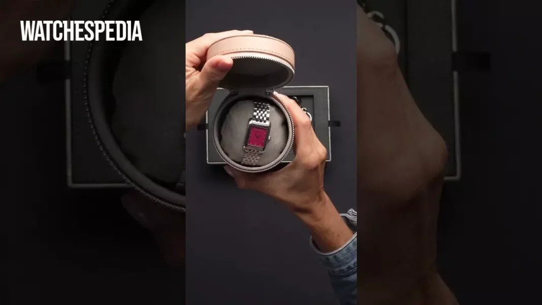 FREDERIQUE CONSTANT - Unboxing the new Classics Carrée Felipao - Blush Edition. #FrederiqueConstant #Classics