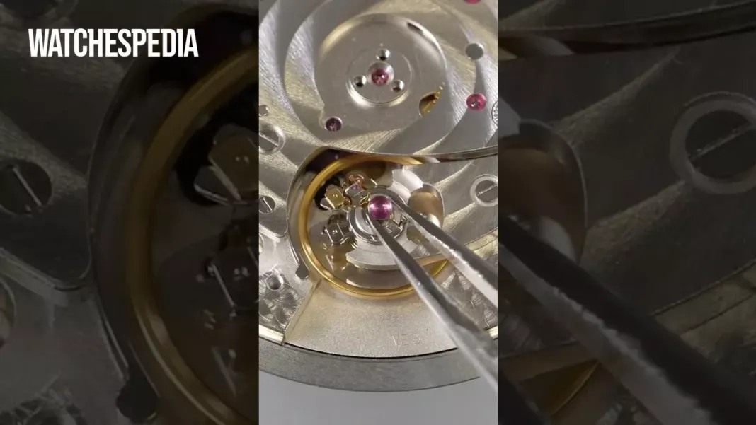 IWC - Assembling the IWC caliber 32111 - Balance wheel, rotor and automatic movement.