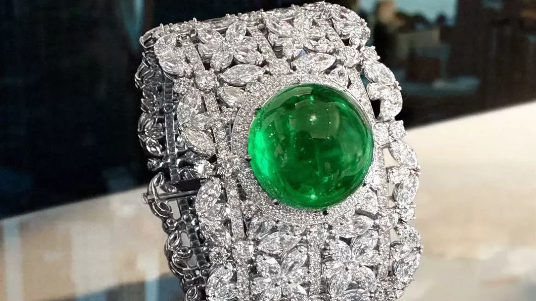 Chopard Red Carpet 2026: Two Emerald Cuffs, Over 100 Carats