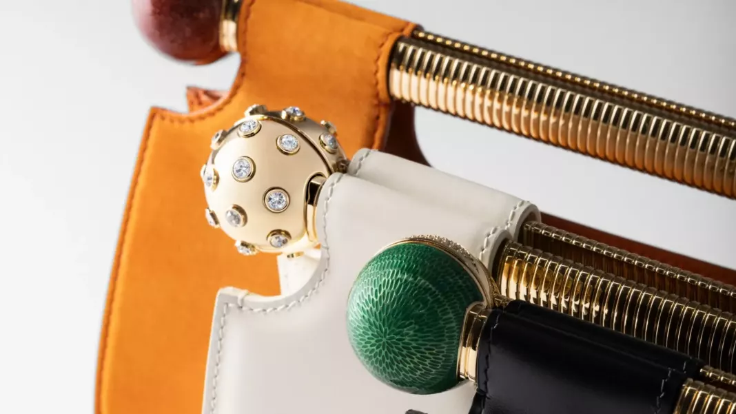 WORDPRESS-001-57 Bvlgari Tubogas Spheres Clutch: A Goldsmithing Technique Becomes a Bag