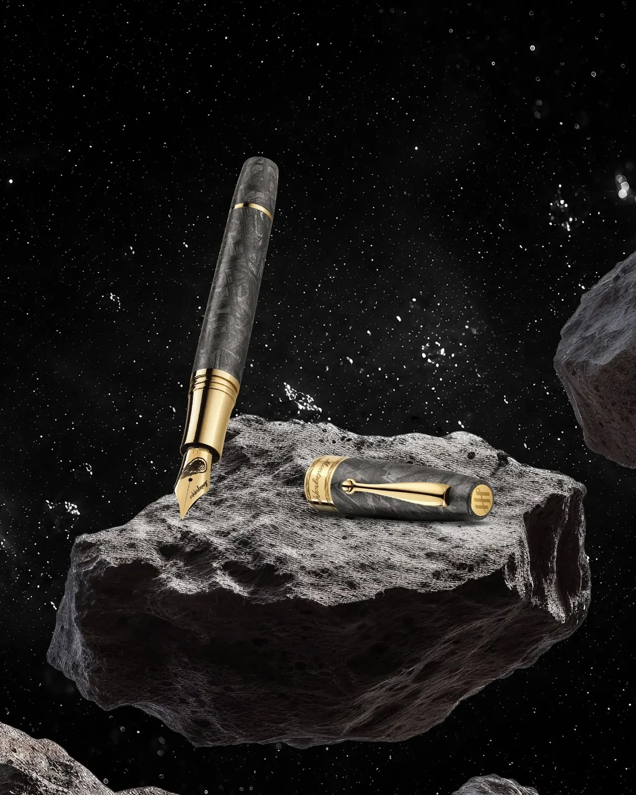 Montegrappa Muonionalusta Meteorite Edition pen barrel detail with iron-nickel meteorite material