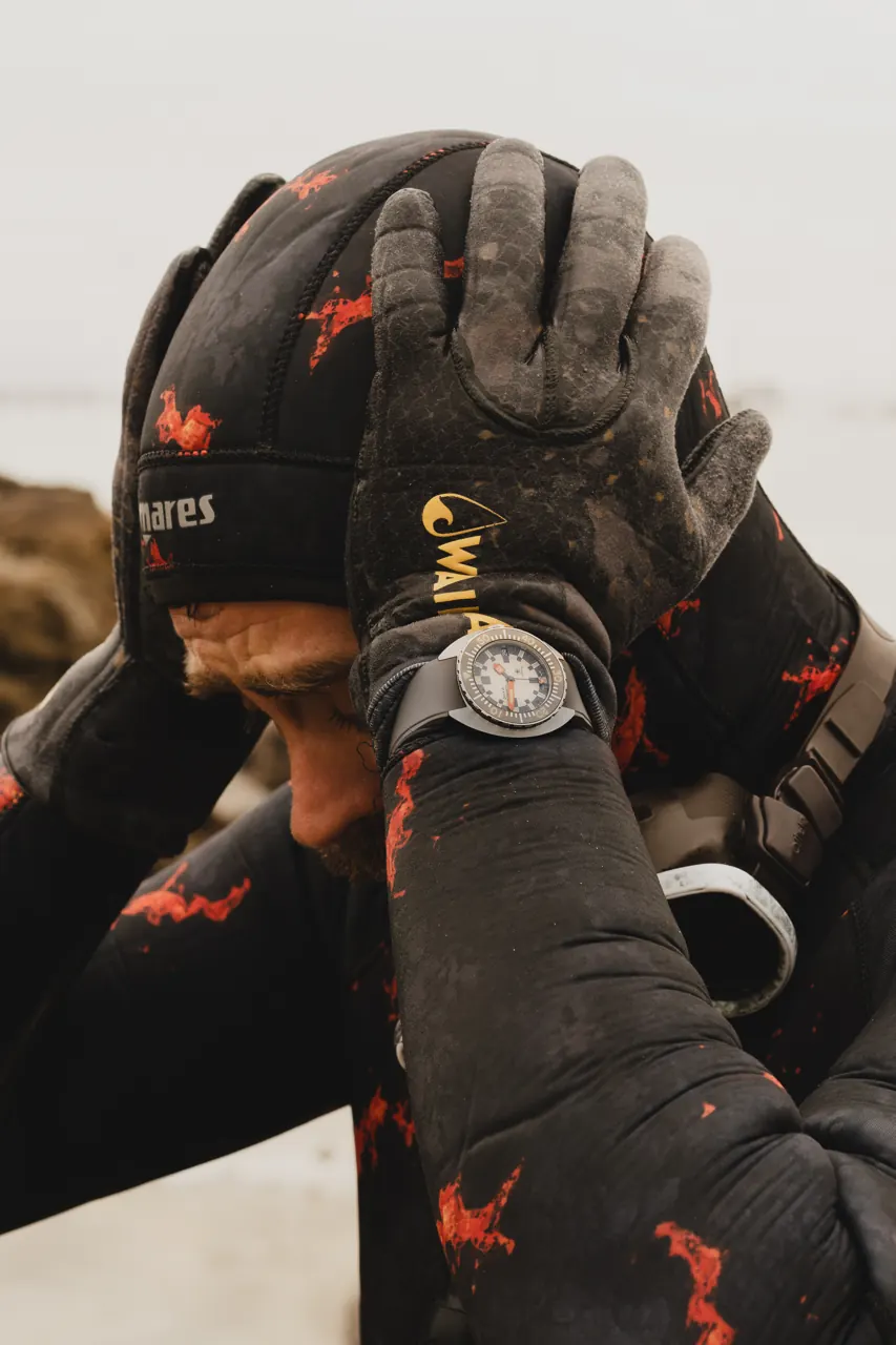 DOXA SUB Army 200T for Hodinkee with grey NATO strap option