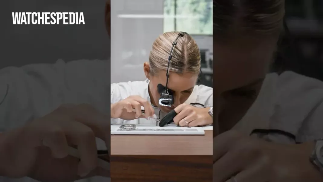 IWC - IWC watchmaker Sabrina Herzog assembles the Ingenieur Perpetual Calendar 41 (Ref. IW344904)