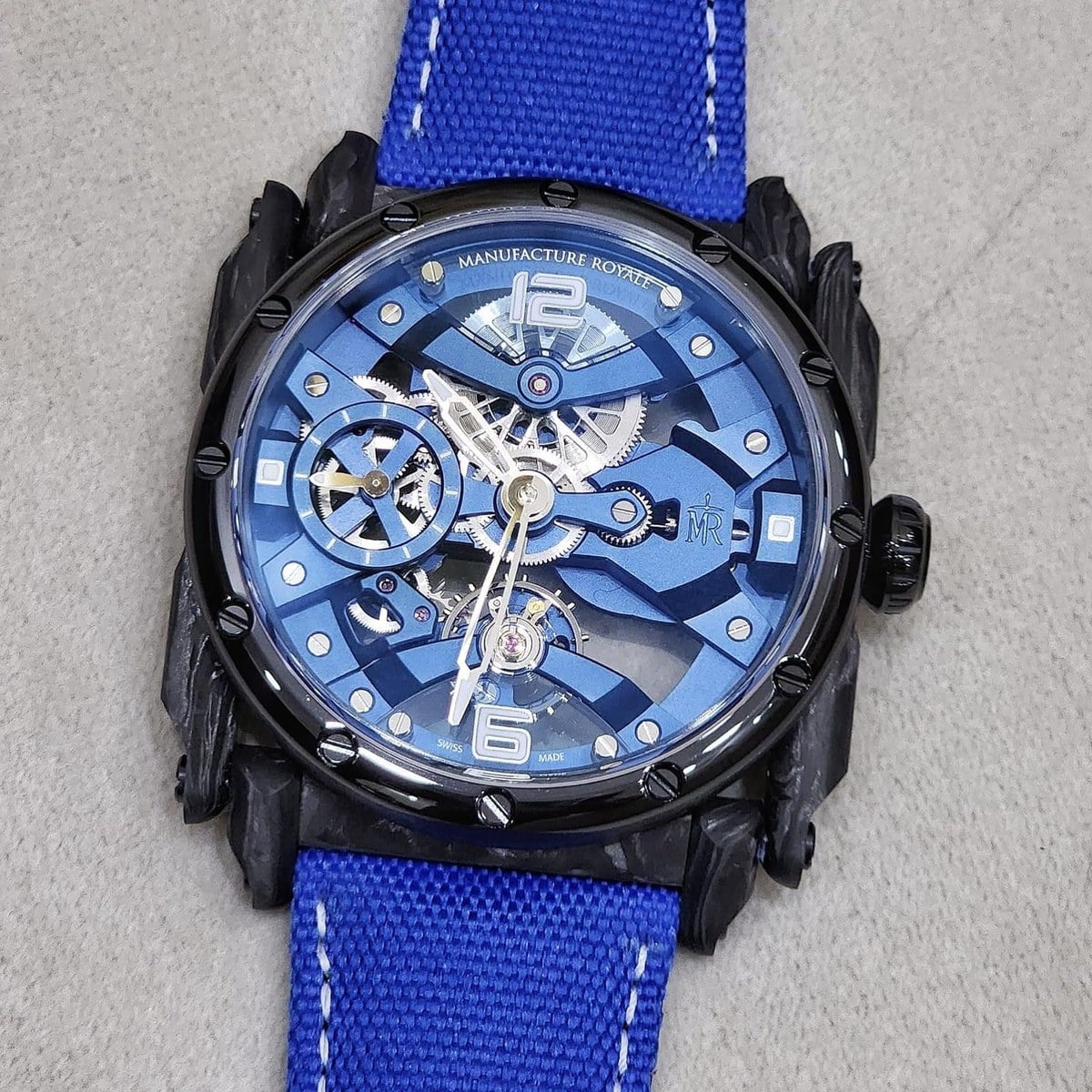 MANUFACTURE ROYALE – dernier post Instagram @manufactureroyale MANUFACTURE ROYALE - dernier post Instagram @manufactureroyale