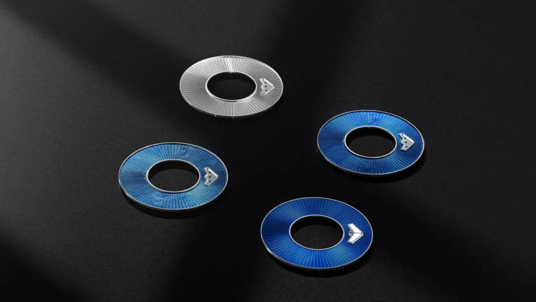 Freak [ONE Blue Enamel]: Blue Guilloché Disc in 44 mm Titanium