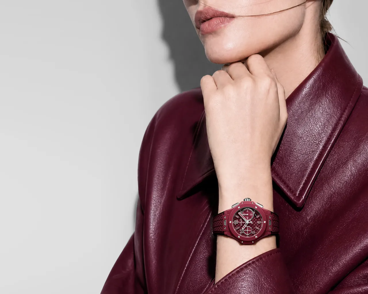 Hublot Big Bang Original Soft Touch All Black monochromatic DLC titanium case detail