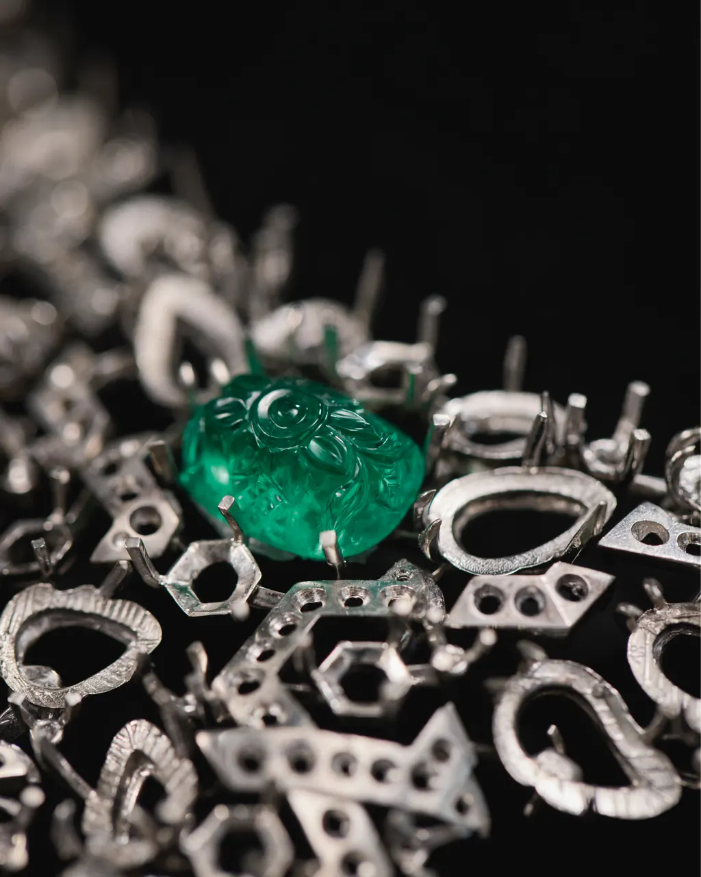 Cartier Tutti Chaya necklace in platinum with Colombian emeralds totalling 56.97 carats, rubies and sapphires