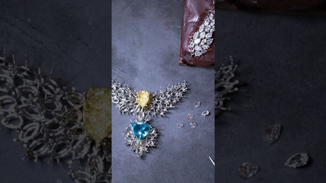 Masterful Artistry in the Harry Winston Paraiba Diamond Necklace