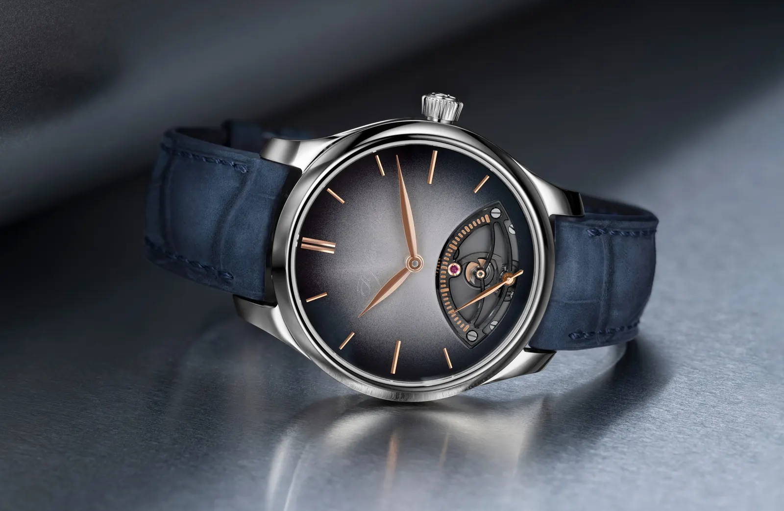 H. Moser & Cie. Streamliner Retrograde Seconds reference 6252-1200 Midnight Blue fumé dial